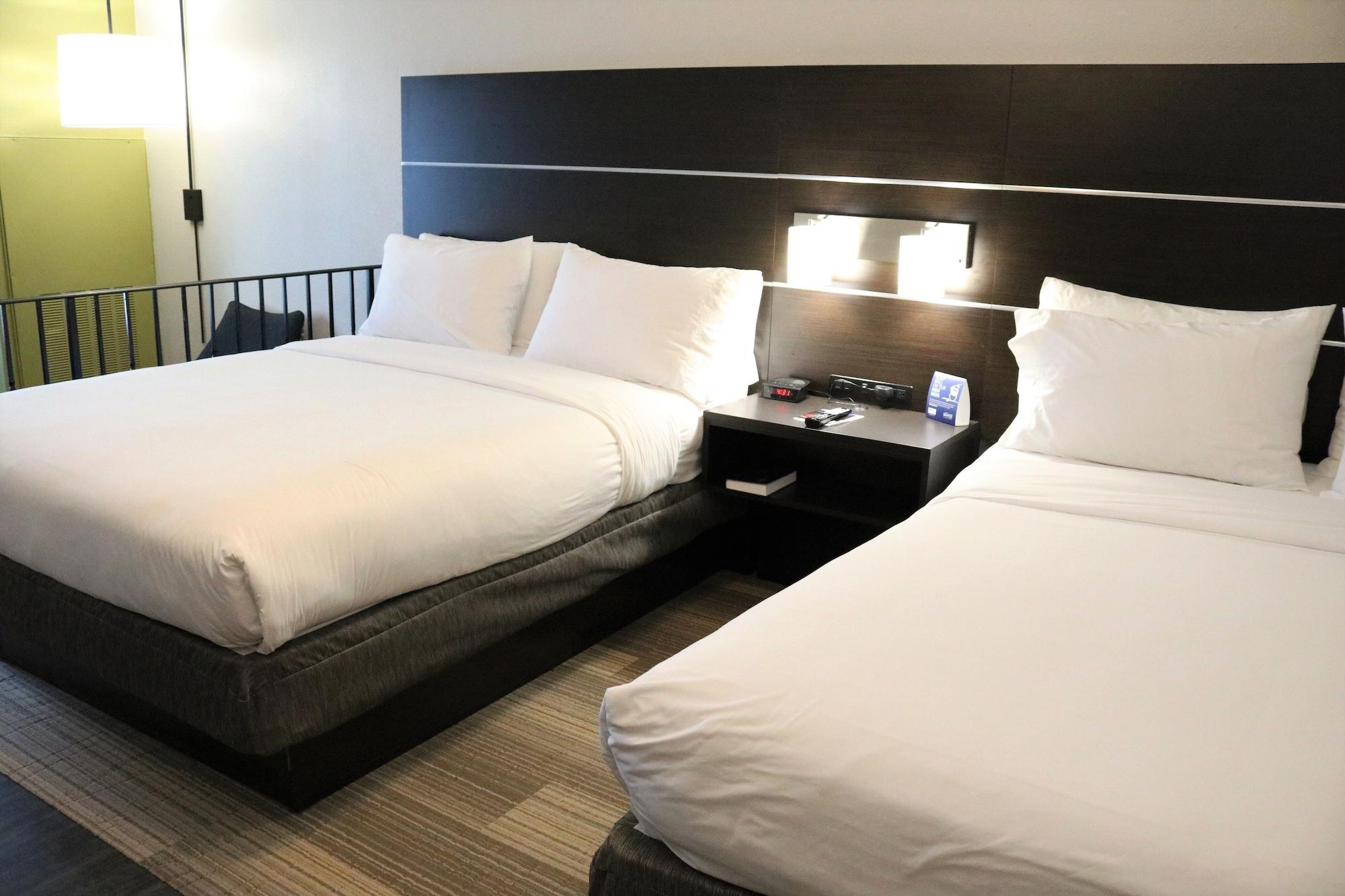 Holiday Inn Express Hotel & Suites Columbia-Fort Jackson By Ihg Екстер'єр фото