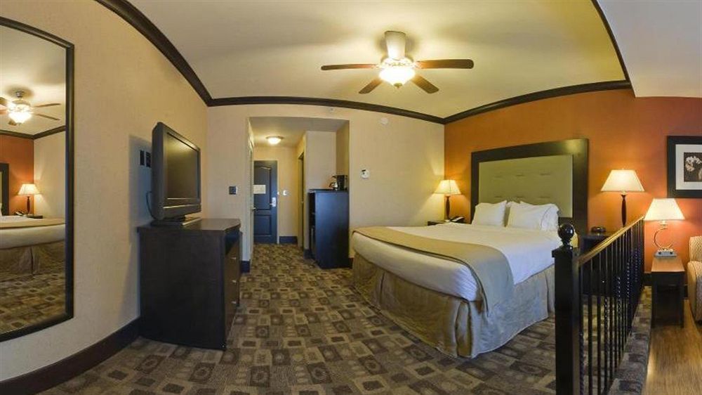 Holiday Inn Express Hotel & Suites Columbia-Fort Jackson By Ihg Екстер'єр фото