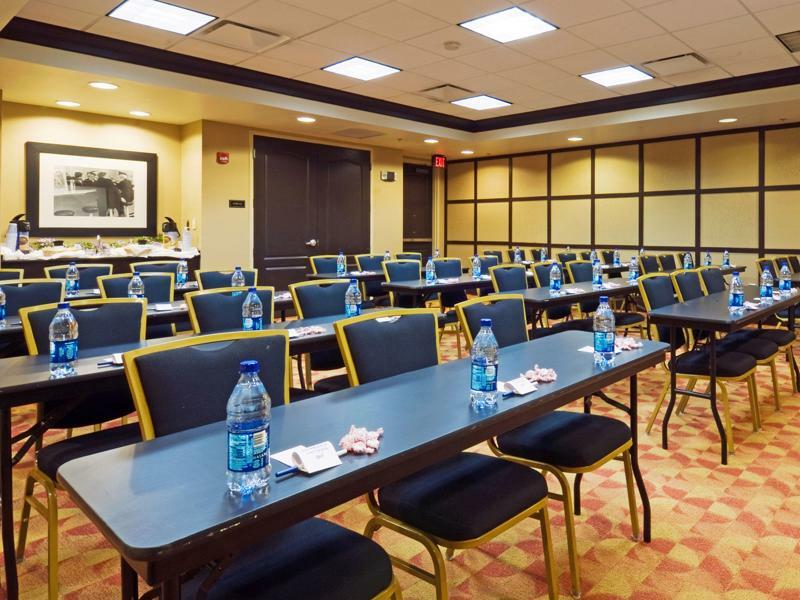 Holiday Inn Express Hotel & Suites Columbia-Fort Jackson By Ihg Екстер'єр фото