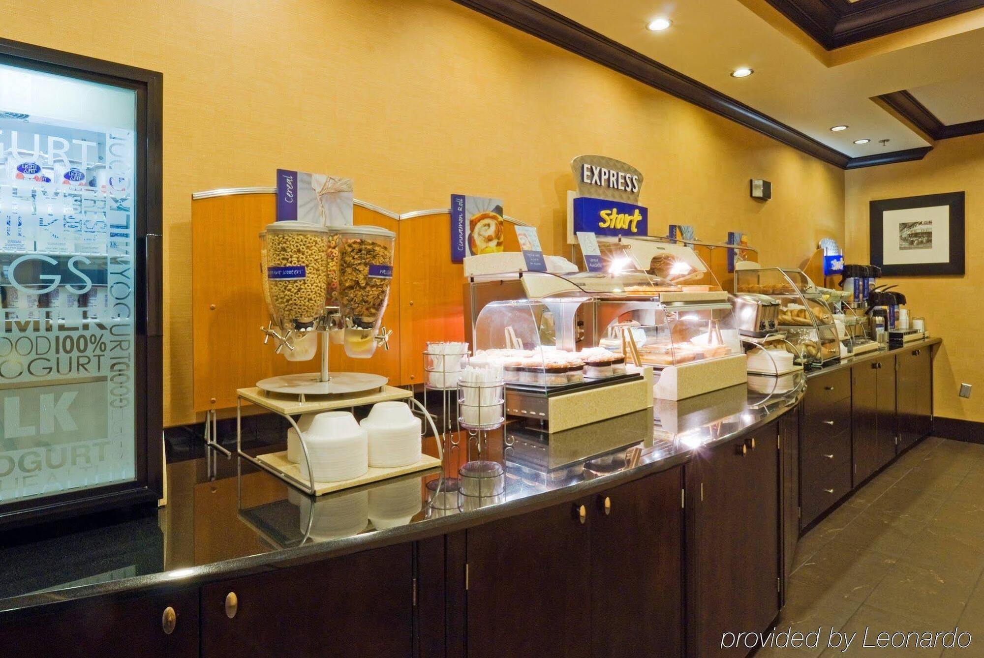 Holiday Inn Express Hotel & Suites Columbia-Fort Jackson By Ihg Екстер'єр фото