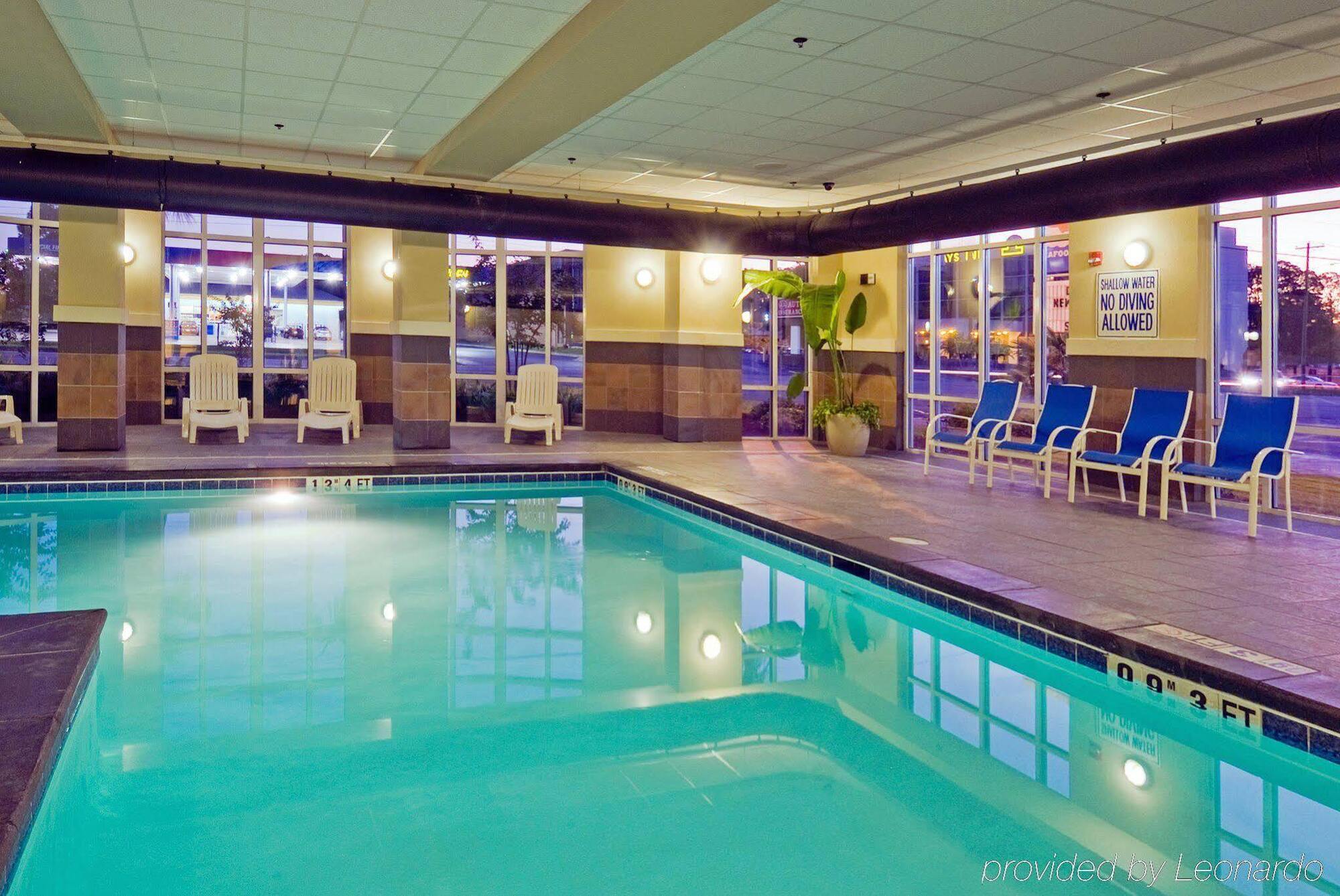 Holiday Inn Express Hotel & Suites Columbia-Fort Jackson By Ihg Екстер'єр фото
