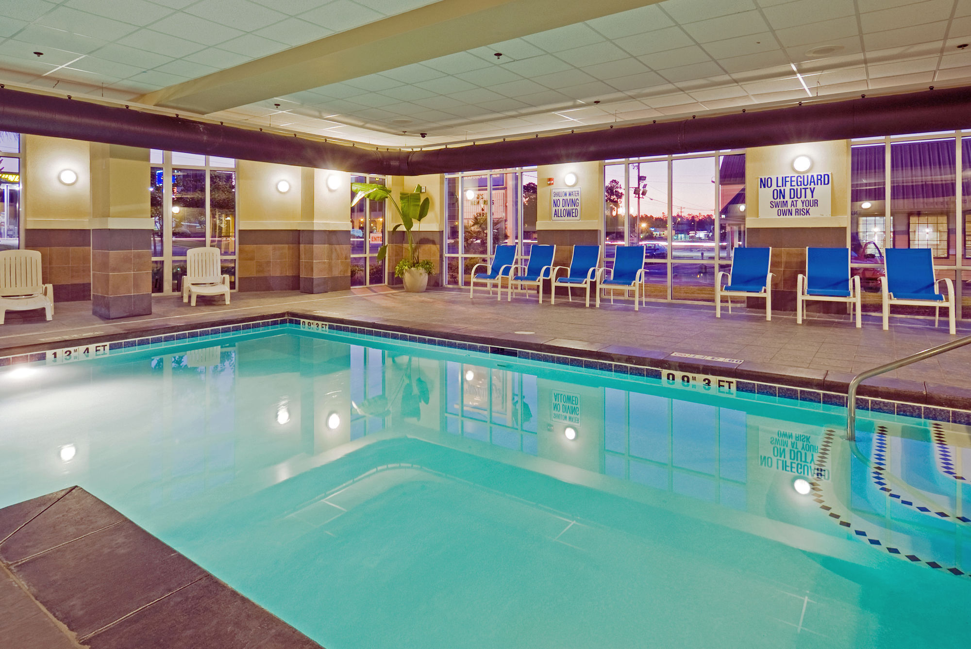 Holiday Inn Express Hotel & Suites Columbia-Fort Jackson By Ihg Екстер'єр фото