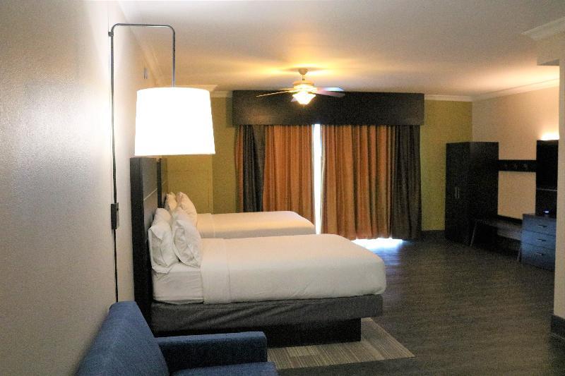 Holiday Inn Express Hotel & Suites Columbia-Fort Jackson By Ihg Екстер'єр фото